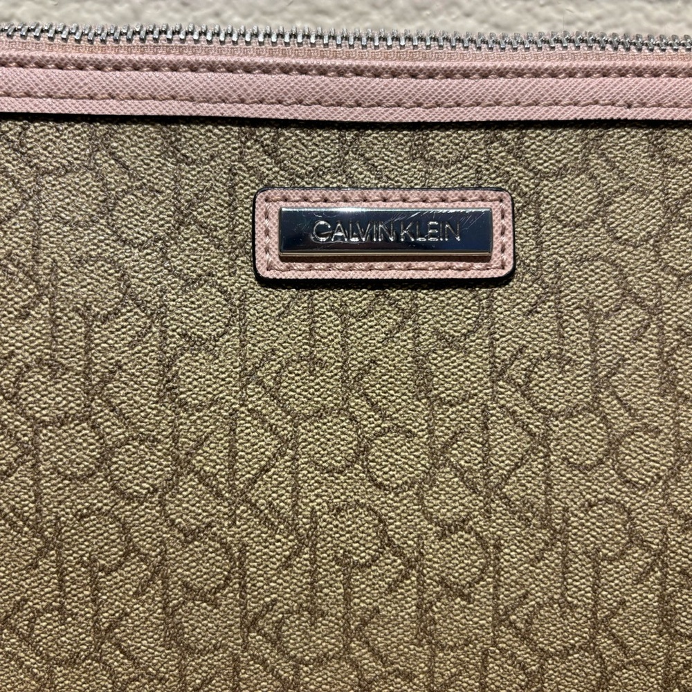 Calvin Klein Cosmetic Bag - Picture 2 of 8